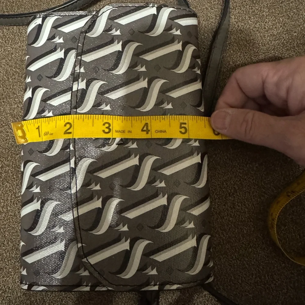 Simply Vera Vera Wang SV Logo Crossbody Wallet Clutch Brown Multi EUC - Picture 7 of 7